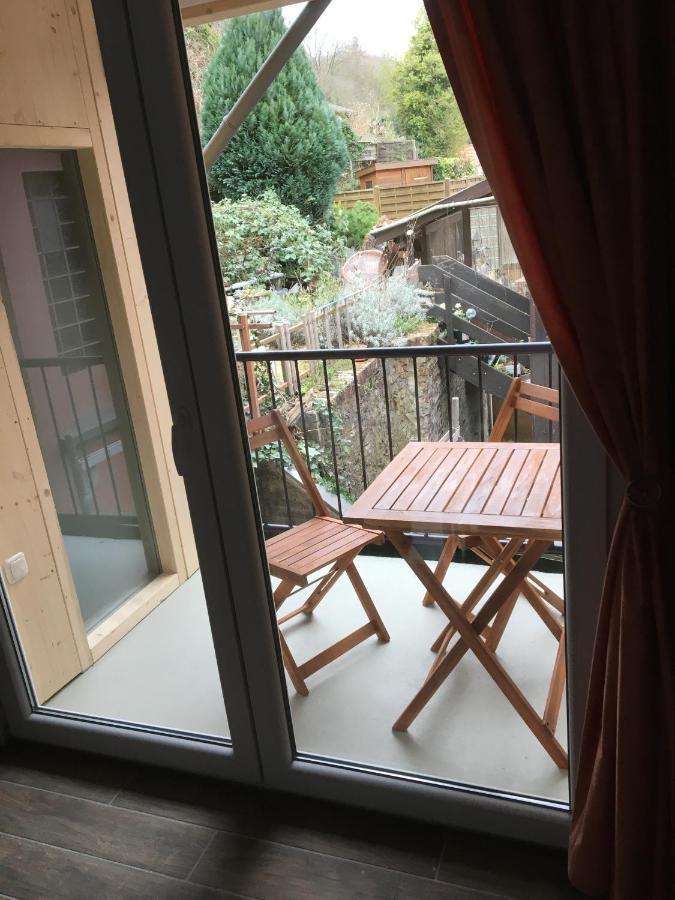 Apartment mit Balkon